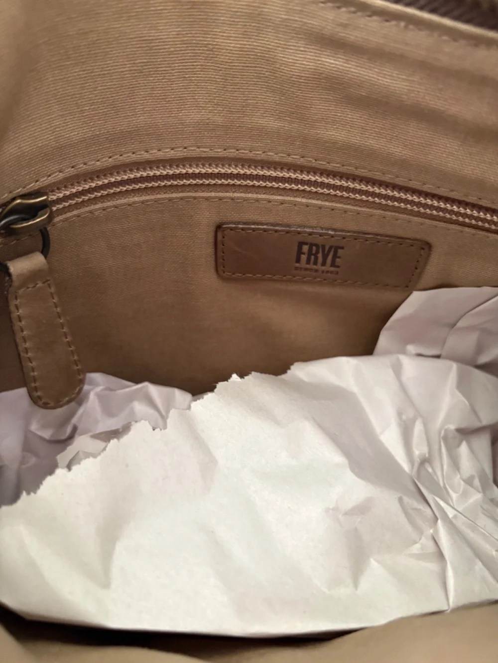 Auth. FRYE Iconic MELISSA Genuine Leather Hobo Crossbody Bag - Picture 7 of 7